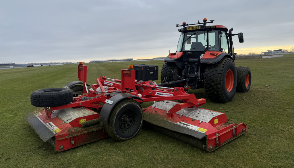 tractor hire Buckinghamshire - additional trimax pegasus